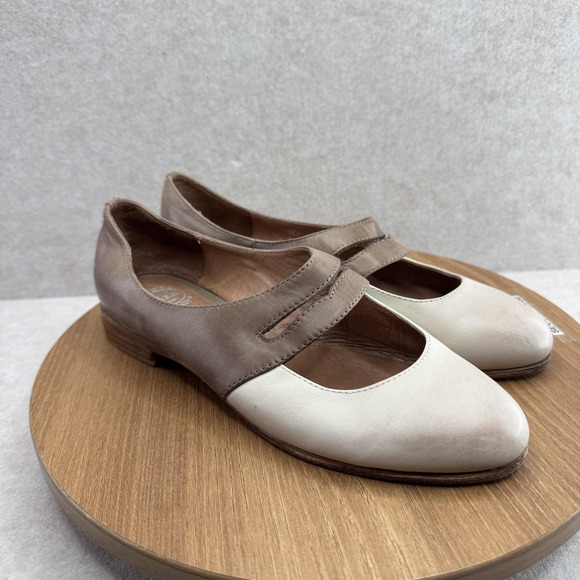 Jeffrey Campbell Shoes - Jeffrey Campbell Shoes Womens 7 Beige Leather Mary Jane Flats Colorblock Casual